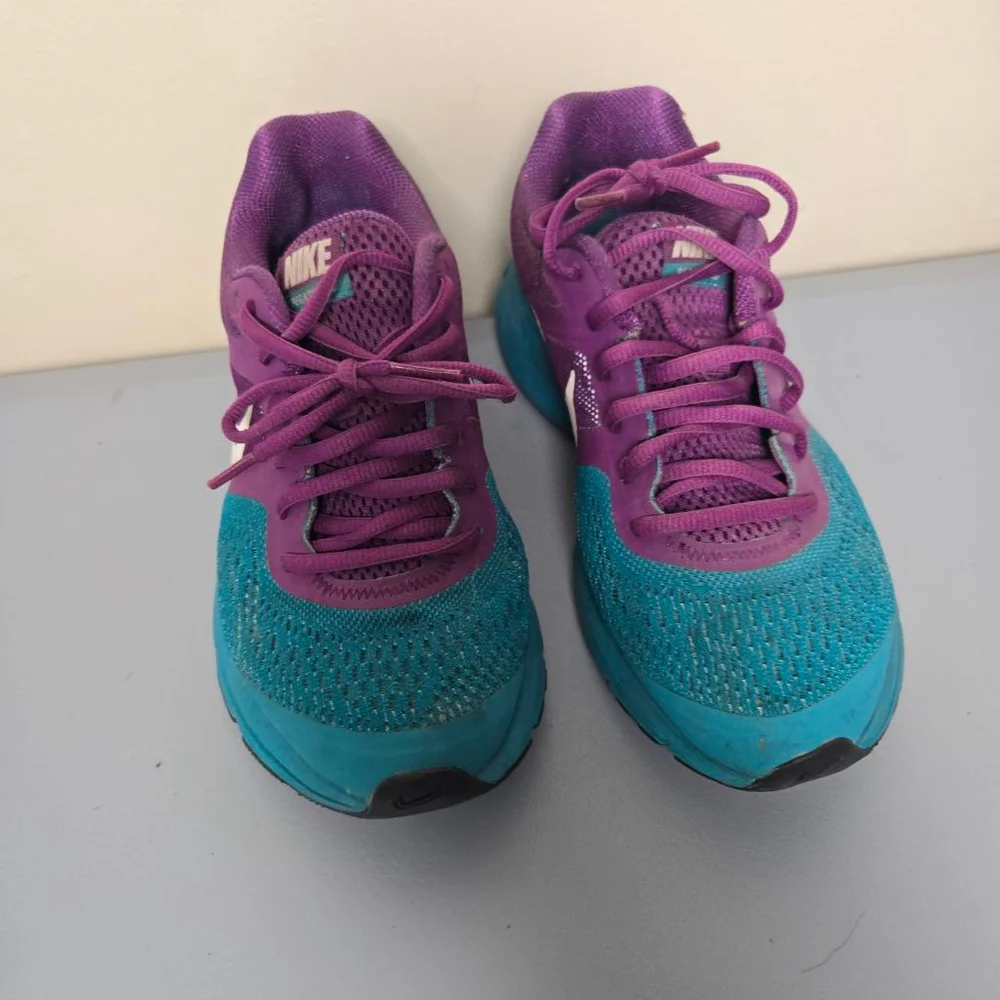 Women's Nike Athletic Shoes Size 6 Purple Teal